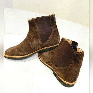 Men's Classic Brown Chukka Boots